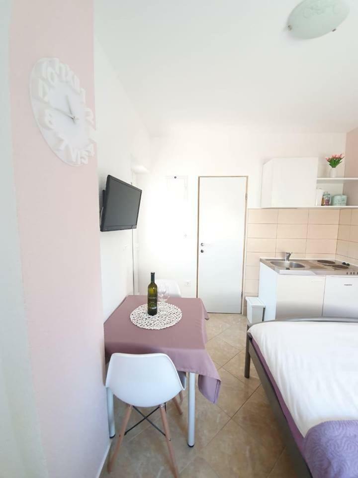Studio Room Rita Baška Buitenkant foto